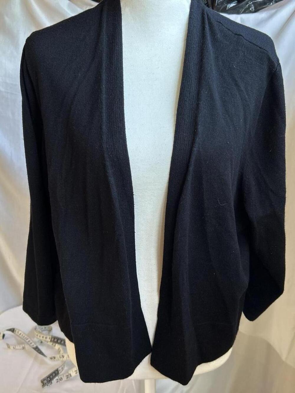 Womens Black Open Front Crop Knit Cardigan Size M